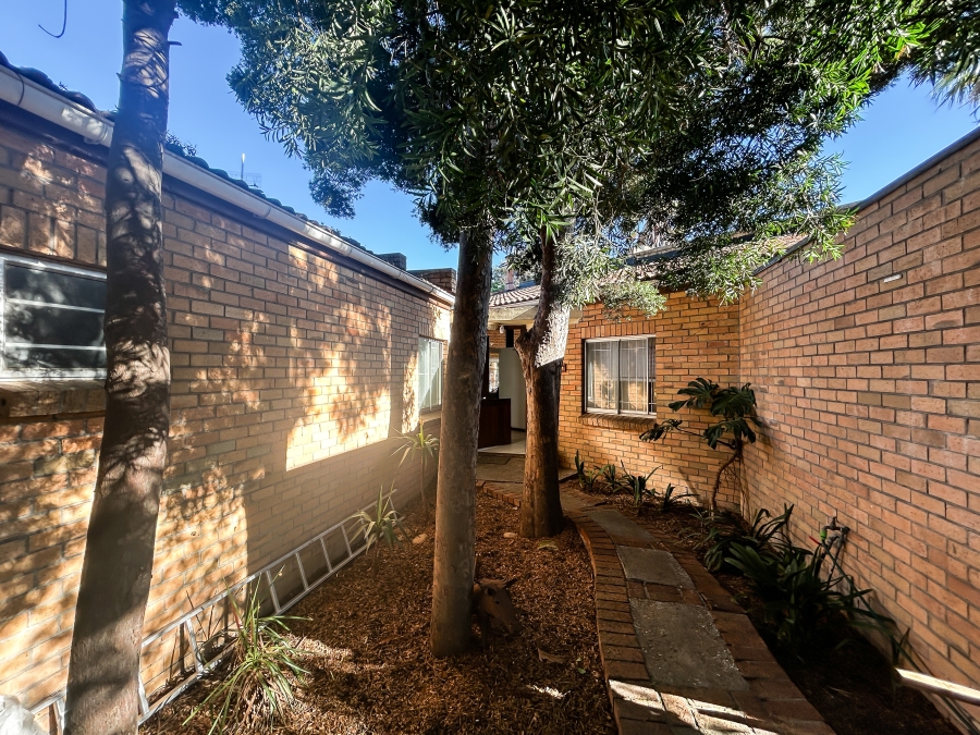 4 Bedroom Property for Sale in Table View Western Cape